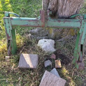 JOHN DEERE QUICK HITCH