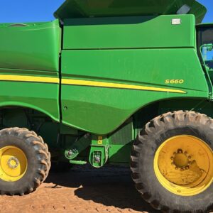 JOHN DEERE S660
