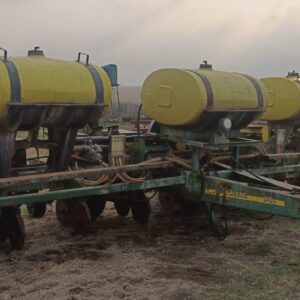 JOHN DEERE 1750